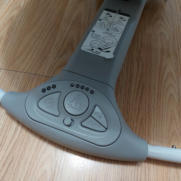 Ingenuity Boutique Collection Swing 'n Go Portable Swing - Bella Teddy - Picture 4 of 5